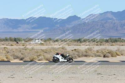 media/Nov-16-2025-Race Pace (Sun) [[8c5fa54630]]/Non Verified Riders (1st 20 Minutes)/4-Turn 16 (1116am)/